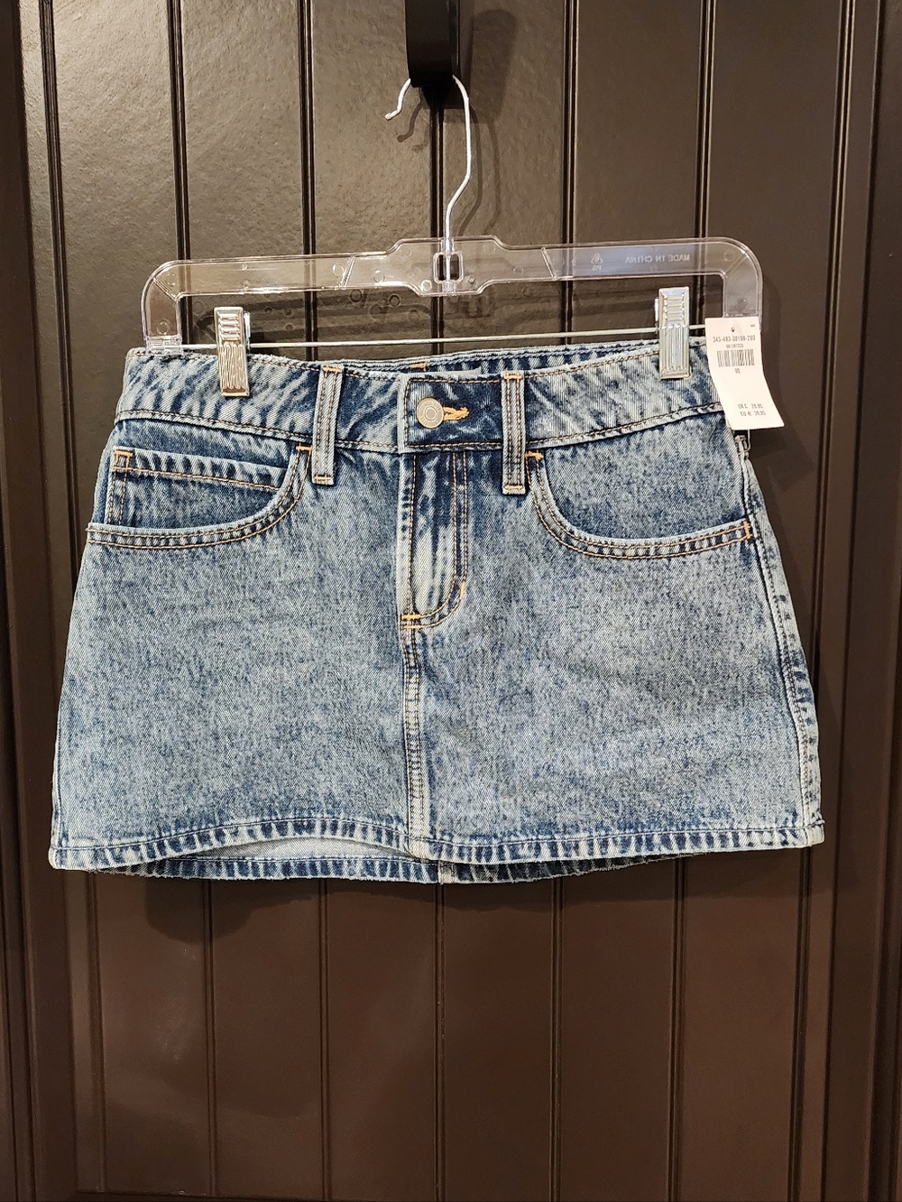 NWT Hollister Denim Skirt With Attached Shorts Underneath, Size 00/W24